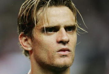 PARIS, FRANCE - SEPTEMBER 14:  A portrait of Jerome Rothen of Paris St Germain the UEFA Champions League Group H match between Paris Saint Germain and Chelsea at Parc des Princes on September 14, 2004 in Paris, France. (Photo by Shaun Botterill/Getty Images)