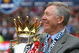 MANCHESTER, ENGLAND - MAY 16:  Sir Alex Ferguson the manager of Manchester United lifts the Barclays Premier League trophy after the Barclays Premier League match between Manchester United and Arsenal at Old Trafford on May 16, 2009 in Manchester, England.  (Photo by Alex Livesey/Getty Images)