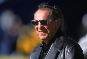 3 Dec 2000:  A close up of Owner Al Davis of the Oakland Raiders as he smiles and looks on during the game against the Pittsburgh Steelers at the Three Rivers Stadium in Pittsburgh, Pennsylvania.  The Steelers defeated the Raiders 21-20.Mandatory Credit: Tom Pidgeon  /Allsport