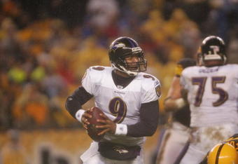 PITTSBURGH - NOVEMBER 5:  Steve McNair #9 of the Baltimore Ravens drops back against the Pittsburgh Steelers on November 5, 2007 at Heinz Field in Pittsburgh, Pennsylvania. (Photo by Chris McGrath/Getty Images)   