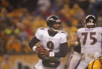 PITTSBURGH - NOVEMBER 5:  Steve McNair #9 of the Baltimore Ravens drops back against the Pittsburgh Steelers on November 5, 2007 at Heinz Field in Pittsburgh, Pennsylvania. (Photo by Chris McGrath/Getty Images)   