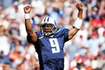 NASHVILLE, TN - OCTOBER 16:  Steve McNair #9  of the Tennessee Titans celebrates a touchdown against the Cincinnati Bengals during the Bengals 31-23 victory over the Titans on October 16, 2005 in Nashville, Tennessee.   (Photo by Andy Lyons/Getty Images) 