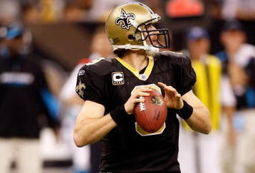 NEW ORLEANS - DECEMBER 28:  Quarterback Drew Brees #9 of the New Orleans Saints drops back to pass during the game against the Carolina Panthers on December 28, 2008 at the Superdome in New Orleans, Louisiana.  (Photo by Chris Graythen/Getty Images)