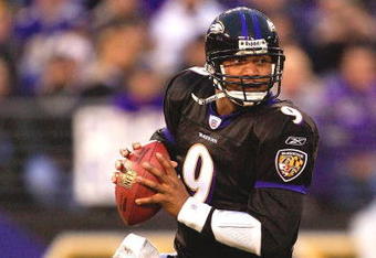 BALTIMORE - DECEMBER 31:  Quarterback Steve McNair #9 of the Baltimore Ravens carries the ball during the first half of the game against the Buffalo Bills on December 31, 2006 at M&T Bank Stadium in Baltimore, Maryland.  (Photo by Jamie Squire/Getty Images)