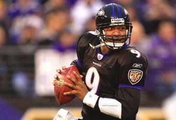 BALTIMORE - DECEMBER 31:  Quarterback Steve McNair #9 of the Baltimore Ravens carries the ball during the first half of the game against the Buffalo Bills on December 31, 2006 at M&T Bank Stadium in Baltimore, Maryland.  (Photo by Jamie Squire/Getty Images)