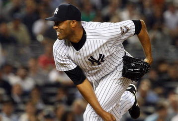 NEW YORK - JULY 01:  Mariano Rivera #42 of the New York Yankees pitches against the Seattle Mariners on July 1, 2009 at Yankee Stadium in the Bronx borough of New York City. The Yankees defeated the Mariners 4-2.  (Photo by Jim McIsaac/Getty Images)