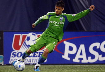 EAST RUTHERFORD, NJ - JUNE 20:  Fredy Montero #17 of the Seattle Sounders FC plays the ball against the New York Red Bulls at Giants Stadium in the Meadowlands on June 20, 2009 in East Rutherford, New Jersey.  (Photo by Mike Stobe/Getty Images for New York Red Bull)