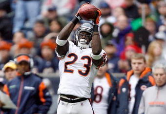 HOUSTON - DECEMBER 28:  Devin Hester #23 of the Chicago Bears makes a catch against the Houston Texans during the first half at the Reliant Stadium on December 28, 2008 in Houston, Texas.  The Texans won 31-24.  (Photo by Harry How/Getty Images)