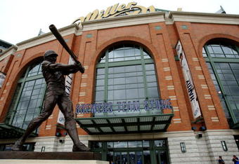 MILWAUKEE - JULY 1:   A statue of Robin Yount statue stands outside Miller Park before a game between the New York Mets and the Milwaukee Brewers July 1, 2009 at Miller Park in Milwaukee, Wisconsin.  (Photo by Jonathan Daniel/Getty Images)