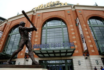 MILWAUKEE - JULY 1:   A statue of Robin Yount statue stands outside Miller Park before a game between the New York Mets and the Milwaukee Brewers July 1, 2009 at Miller Park in Milwaukee, Wisconsin.  (Photo by Jonathan Daniel/Getty Images)