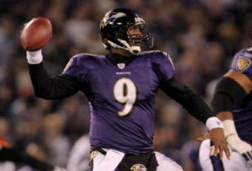 BALTIMORE - NOVEMBER 11:  Quarterback Steve McNair #9 of the Baltimore Ravens delivers a pass against the Cincinnati Bengals in the second quarter at M&T Bank Staduim November 11, 2007 in Baltimore, Maryland.  (Photo by Doug Pensinger/Getty Images)