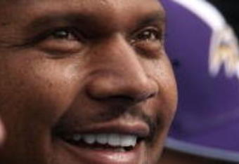 SAN DIEGO - NOVEMBER 25:  Quarterback Steve McNair #9 of the Baltimore Ravens looks on from the sidelines against the San Diego Chargers during their NFL Game at Qualcomm Stadium November 25, 2007 in San Diego, California.  (Photo by Donald Miralle/Getty Images)