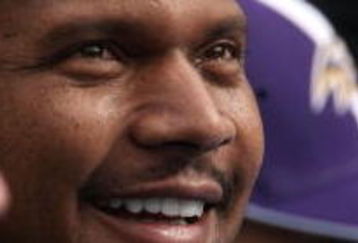 SAN DIEGO - NOVEMBER 25:  Quarterback Steve McNair #9 of the Baltimore Ravens looks on from the sidelines against the San Diego Chargers during their NFL Game at Qualcomm Stadium November 25, 2007 in San Diego, California.  (Photo by Donald Miralle/Getty Images)