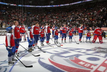 MONTREAL - JANUARY 25:  Alex Kovalev #27, Vincent Lecavalier #4, Evgeni Malkin #71, Andrei Markov #79, Mike Komisarek #44 and Carey Price #31 of the Eastern Conference All-Stars during the 2009 NHL All-Star game at the Bell Centre on January 25, 2009 in Montreal, Canada. (Photo by Dave Sandford/Getty Images)
