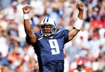 NASHVILLE, TN - OCTOBER 16:  Steve McNair #9  of the Tennessee Titans celebrates a touchdown against the Cincinnati Bengals during the Bengals 31-23 victory over the Titans on October 16, 2005 in Nashville, Tennessee.   (Photo by Andy Lyons/Getty Images) 