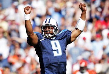 NASHVILLE, TN - OCTOBER 16:  Steve McNair #9  of the Tennessee Titans celebrates a touchdown against the Cincinnati Bengals during the Bengals 31-23 victory over the Titans on October 16, 2005 in Nashville, Tennessee.   (Photo by Andy Lyons/Getty Images) 