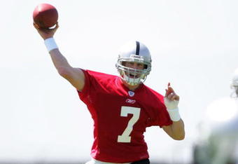 ALAMEDA, CA - MAY 08:  Jeff Garcia #7 of the Oakland Raiders throws the ball during the Raiders minicamp at the team's permanent training facility on May 8, 2009 in Alameda, California.  (Photo by Ezra Shaw/Getty Images)