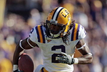 BATON ROUGE, LA - OCTOBER 25:  Demetrius Byrd #2 of the LSU Tigers runs for a first down in the first half of their football game against the Georgia Bulldogs at Tiger Stadium on October 25, 2008 in Baton Rouge, Louisiana.  (Photo by Dave Martin/Getty Images)