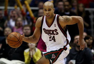 MILWAUKEE - FEBRUARY 09:  Richard Jefferson #24 of the Milwaukee Bucks brings the ball upcourt against the Houston Rockets on February 9, 2009 at the Bradley Center in Milwaukee, Wisconsin. The Bucks defeated the Rockets 124-112. NOTE TO USER: User expressly acknowledges and agreees that, by downloading and/or using this Photograph, User is consenting to the terms and conditions of the Getty Images License Agreement.  (Photo by Jonathan Daniel/Getty Images)