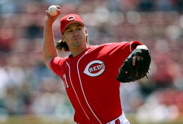 CINCINNATI - APRIL 09:  Bronson Arroyo #61 of the Cincinnati Reds throws a pitch during the game against the New York Mets at Great American Ball Park on April 9, 2009 in Cincinnati, Ohio.  (Photo by Andy Lyons/Getty Images)