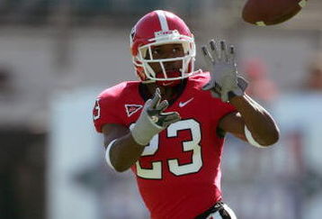 JACKSONVILLE, FL - OCTOBER 28:   Prince Miller # 23 of the Georgia Bulldogs makes a catch before the game against the Florida Gators at Alltel Stadium on October 28, 2006 in Jacksonville, Florida. The Gators defeated the Bulldoga 21-14. (Photo by Marc Serota/Getty Images)