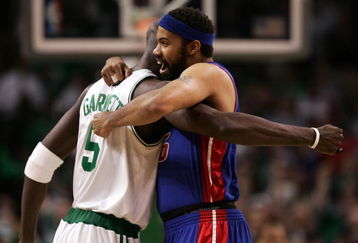 BOSTON - MAY 20:  Kevin Garnett #5 of the Boston Celtics greets Rasheed Wallace #36 of the Detroit Pistons before Game One of the 2008 NBA Eastern Conference finals at the TD Banknorth Garden on May 20, 2008 in Boston, Massachusetts. NOTE TO USER: User expressly acknowledges and agrees that, by downloading and or using this photograph, User is consenting to the terms and conditions of the Getty Images License Agreement.  (Photo by Elsa/Getty Images)