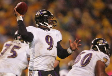 PITTSBURGH - NOVEMBER 05:  Steve McNair #9 of the Baltimore Ravens looks to pass against the Pittsburgh Steelers on November 5, 2007 at Heinz Field in Pittsburgh, Pennsylvania.  (Photo by Chris McGrath/Getty Images)  