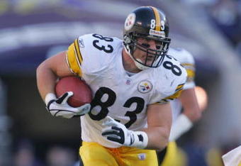 BALTIMORE - NOVEMBER 20: Heath Miller #83 of the Pittsburgh Steelers carries the ball during the game against the Baltimore Ravens on November 20, 2005 at M&T Bank Stadium in Baltimore, Maryland. (Photo by:Jamie Squire/Getty Images)
