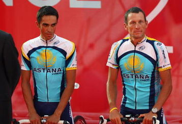 MONACO - JULY 02:  Astana Team members (L to R) Johan Bruyneel, Alberto Contador and Lance Armstrong attend the Official Team Presentation for 2009 Tour de France on July 2, 2009 in Monaco, Monaco.  (Photo by Bryn Lennon/Getty Images)