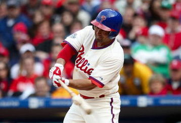 PHILADELPHIA - APRIL 08:  Shane Victorino #8 of the Philadelphia Phillies at bat against the Atlanta Braves at Citizens Bank Park on April 8, 2009 in Philadelphia, Pennsylvania.  (Photo by Nick Laham/Getty Images)