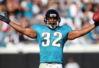 JACKSONVILLE, FL - NOVEMBER 23:  Maurice Jones-Drew #32 of the Jacksonville Jaguars during the game against the Minnesota Vikings at Jacksonville Municipal Stadium on November 23, 2008 in Jacksonville, Florida.  (Photo by Sam Greenwood/Getty Images)