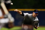 MILWAUKEE - JULY 1:   Mike Pelfrey #34 of the New York Mets pitches against the Milwaukee Brewers during the game at Miller Park on July 1, 2009 in Milwaukee, Wisconsin.  (Photo by Jonathan Daniel/Getty Images)