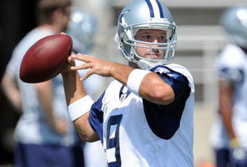 CARROLLTON, TX - JUNE 16:  Quarterback Tony Romo #9 of the Dallas Cowboys during mini camp at Standridge Stadium on June 16, 2009 in Carrollton, Texas.  (Photo by Ronald Martinez/Getty Images)