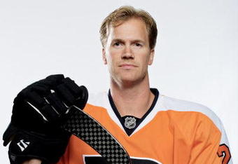 PHILADELPHIA - JULY 06: (EDITORS NOTE: THIS IMAGE HAS BEEN DIGITALLY ALTERED) Chris Pronger #20 of the Philadelphia Flyers poses for a portrait after his first press conference as a Philadelphia Flyer at Flyer's Skate Zone on July 6, 2009 in Philadelphia, Pennsylvania.  (Photo by Nick Laham/Getty Images)