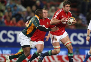 CAPE TOWN, SOUTH AFRICA - JUNE 23: Nathan Hines of the Lions charges upfield during the match between the Emerging Springboks and the British and Irish Lions on their 2009 tour of South Africa at Newlands Stadium on June 23, 2009 in Cape Town, South Africa.  (Photo by David Rogers/Getty Images)