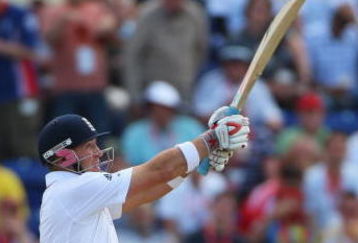 CARDIFF, WALES - JULY 08:  Matt Prior of England hits out during day one of the npower 1st Ashes Test Match between England and Australia at the SWALEC Stadium on July 8, 2009 in Cardiff, Wales.  (Photo by Tom Shaw/Getty Images)