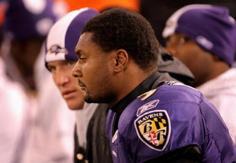 BALTIMORE - NOVEMBER 11:  Quarterback Steve McNair #9 of the Baltimore Ravens sits on the bench after being replaced by Kyle Boller #7 in the fourth quarter against the Cincinnati Bengals at M&T Bank Staduim November 11, 2007 in Baltimore, Maryland. Cincinnati defeated Baltimore 21-7.  (Photo by Doug Pensinger/Getty Images)