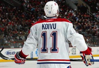 PHILADELPHIA - FEBRUARY 27:  Saku Koivu #11 of the Montreal Canadiens skates against the Philadelphia Flyers on February 27, 2009 at Wachovia Center in Philadelphia, Pennsylvania. The Habs defeated the Flyers 4-3 in overtime.  (Photo by Jim McIsaac/Getty Images)