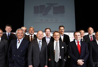 Fota_members_photocall_crop_340x234