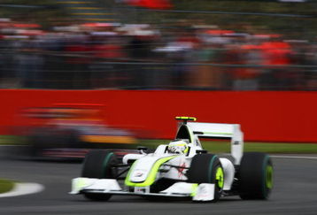 NORTHAMPTON, UNITED KINGDOM - JUNE 21:  Rubens Barrichello of Brazil and Brawn GP drives during the British Formula One Grand Prix at Silverstone on June 21, 2009 in Northampton, England.  (Photo by Paul Gilham/Getty Images)