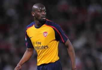 MANCHESTER, UNITED KINGDOM - APRIL 29:   Abou Diaby of Arsenal in action  during the UEFA Champions League Semi Final First Leg match between Manchester United and Arsenal at Old Trafford on April 29, 2009 in Manchester, England. (Photo by Shaun Botterill/Getty Images)
