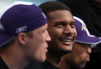 SAN DIEGO - NOVEMBER 25:  Quarterback Steve McNair #9 of the Baltimore Ravens looks on from the sidelines against the San Diego Chargers during their NFL Game at Qualcomm Stadium November 25, 2007 in San Diego, California.  (Photo by Donald Miralle/Getty Images)