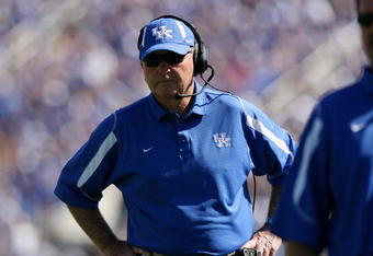 LEXINGTON, KY - OCTOBER 11:  Head Coach Rich Brooks of the Kentucky Wildcats looks on against the South Carolina Gamecocks during the game at Commonwealth Stadium on October 11, 2008 in Lexington, Kentucky. South Carolina defeated Kentucky 24-17.   (Photo by Andy Lyons/Getty Images)