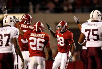 TUSCALOOSA, AL - NOVEMBER 15:  Javier Arenas #28 of the Alabama Crimson Tide and the defense react after recovering a fumble by the Mississippi State Bulldogs during the game at Bryant-Denny Stadium on November 15, 2008 in Tuscaloosa, Alabama.  (Photo by Kevin C. Cox/Getty Images)