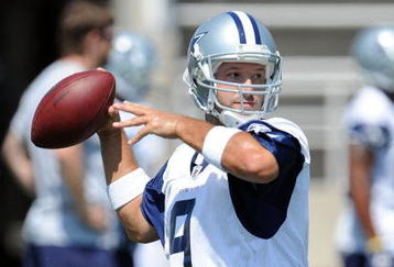 CARROLLTON, TX - JUNE 16:  Quarterback Tony Romo #9 of the Dallas Cowboys during mini camp at Standridge Stadium on June 16, 2009 in Carrollton, Texas.  (Photo by Ronald Martinez/Getty Images)