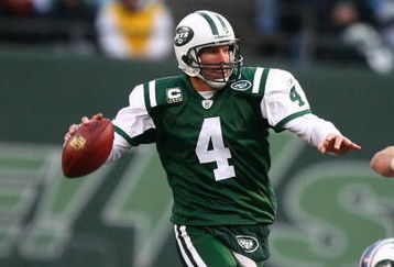 EAST RUTHERFORD, NJ - DECEMBER 14:  Brett Favre #4 of The New York Jets looks to pass  against The Buffalo Bills during their game on December 14, 2008 at Giants Stadium in East Rutherford, New Jersey.  (Photo by Al Bello/Getty Images)