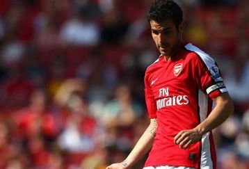 LONDON, ENGLAND - MAY 24:  Cesc Fabregas of Arsenal passes the ball during the Barclays Premier League match between Arsenal and Stoke City at Emirates Stadium on May 24, 2009 in London, England.  (Photo by Ryan Pierse/Getty Images)