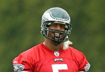 PHILADELPHIA - MAY 1: Quarterback Donovan McNabb #5 of the Philadelphia Eagles practices during mini camp at the NovaCare Complex on May 1, 2009 in Philadelphia, Pennsylvania.  (Photo by Hunter Martin/Getty Images)