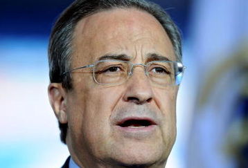 MADRID, SPAIN - JUNE 02:  Real Madrid president Florentino Perez speaks a word of welcome during the presentation of the new Real Madrid coach Manuel Pellegrini at the Santiago Bernabeu stadium on June 2, 2009 in Madrid, Spain. The 55-year-old former Villarreal coach Pellegrini has signed a two-year deal with Los Merengues.  (Photo by Jasper Juinen/Getty Images)