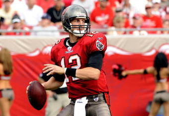 TAMPA, FL -  DECEMBER 30: Quarterback Luke McCown #12 of the Tampa Bay Buccaneers sets to pass against the Carolina Panthers at Raymond James Stadium December 30, 2007 in Tampa, Florida.  The Panthers won 31 - 23. (Photo by Al Messerschmidt/Getty Images)